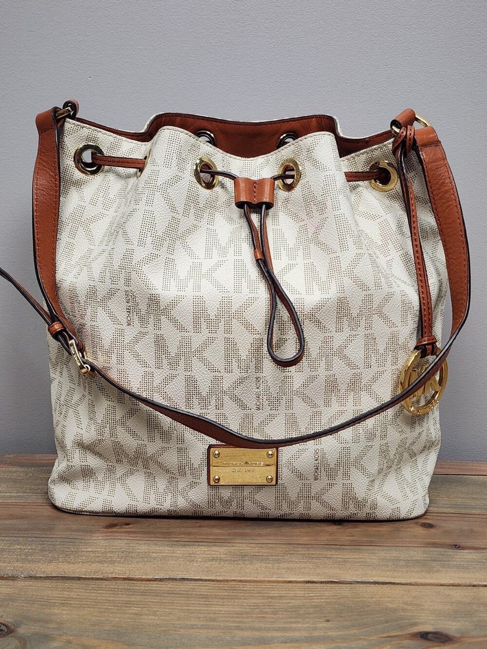 MICHAEL KORS MK Signature Leather Drawstring Handbag w/Hangtag